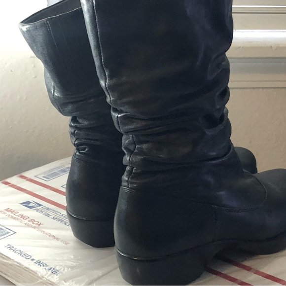 Dansko Women's Black Suede 2 1/2" Full Zip heel Boots size 8 USA 39 Euro - Picture 4 of 9